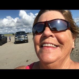 Meet your Posher, Cynthia